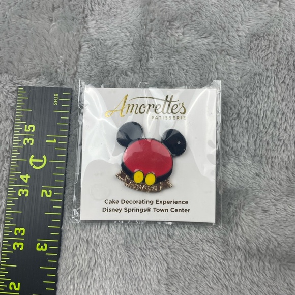 Disney Amorette's Cake Decorating Mickey Mouse Disney Springs Trading Pin NEW - Picture 3 of 4